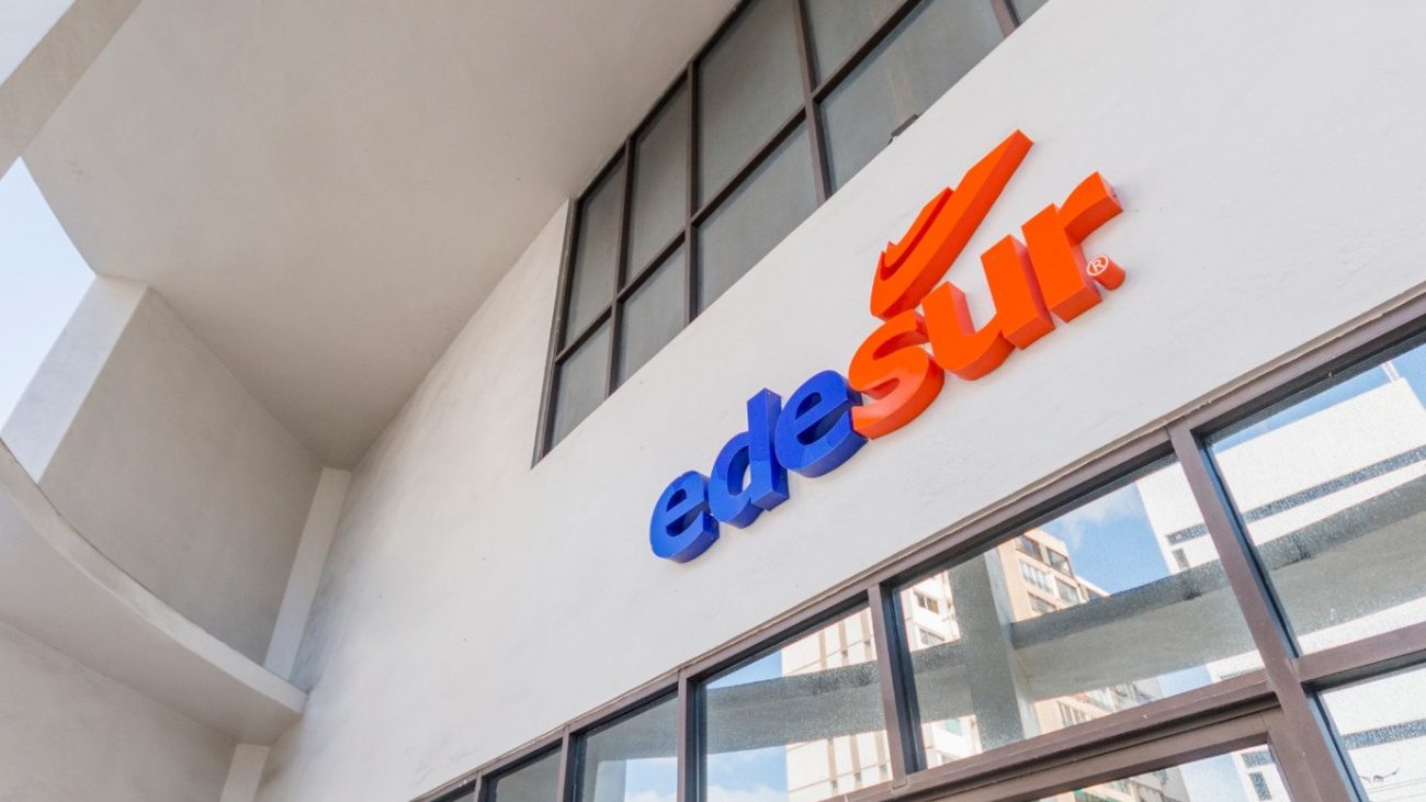 6E1D352C-ED8A-4A14-A484-6DDDA2A23452