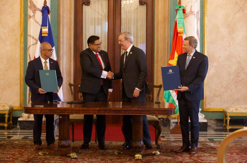  RD y Surinam firman cuatro convenios trascendentales para el fortalecimiento económico del país