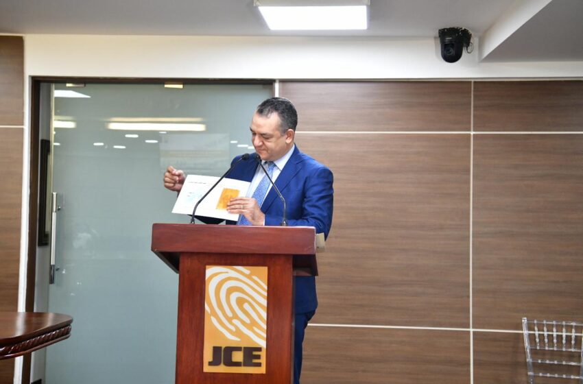 JCE incorpora en nueva Cédula símbolos patrios